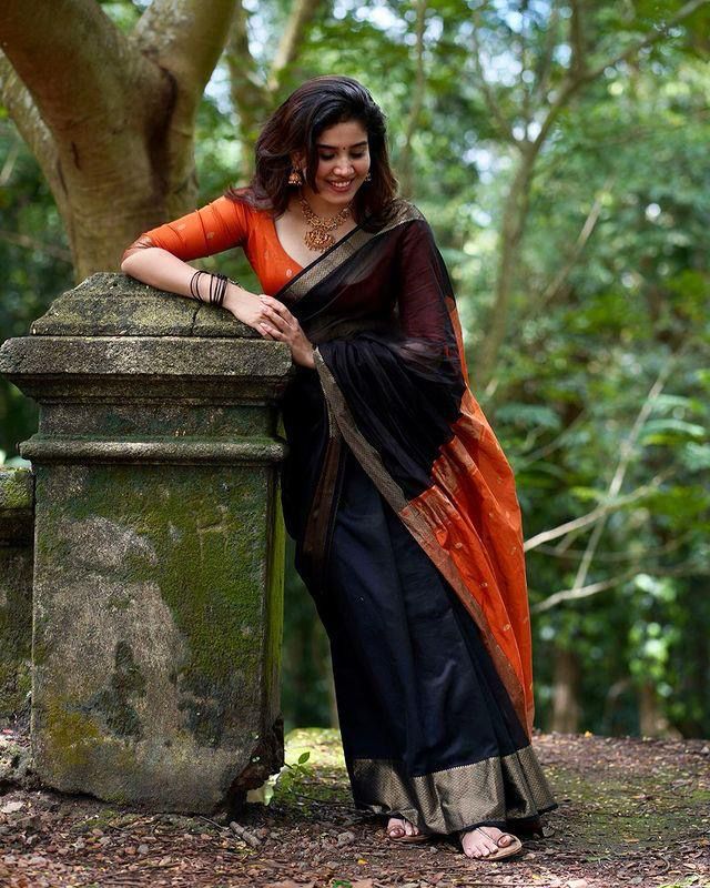 Black & Orange Soft Linen Saree With Zari Weaving Work - Image 3