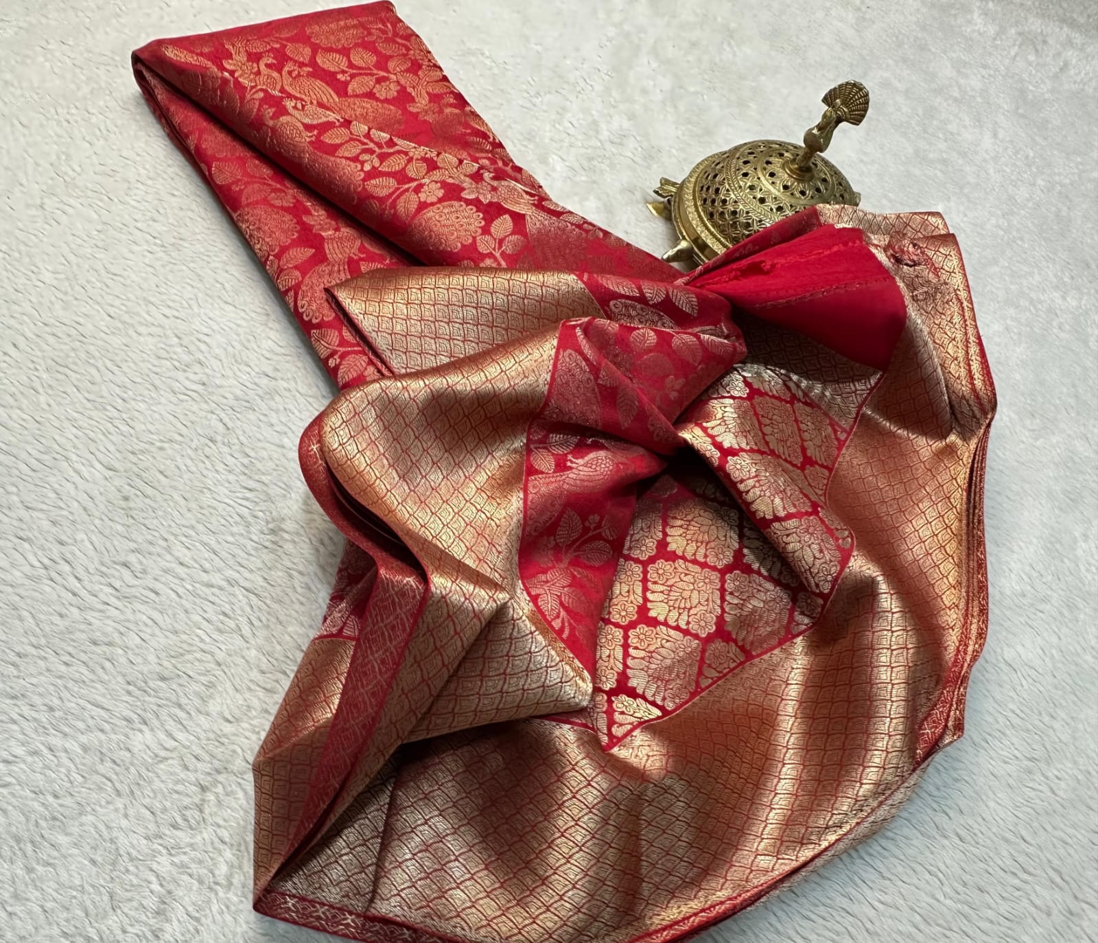 Carmine Red Colour Pure Mysore Silk Saree With Zari Weaving - Image 2