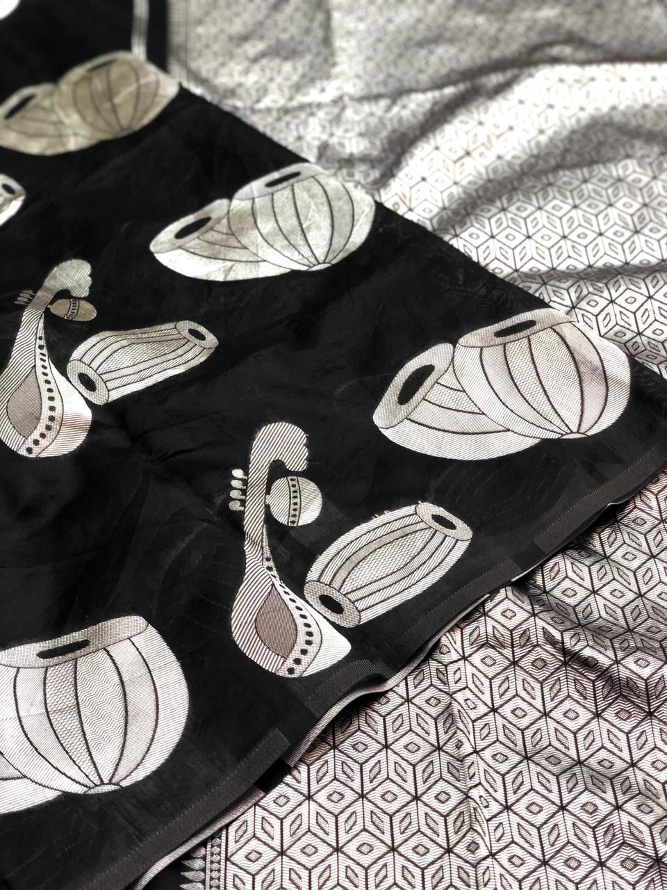 Designer Silk Saree With Rich Pallu & Jacquard Work - Image 2