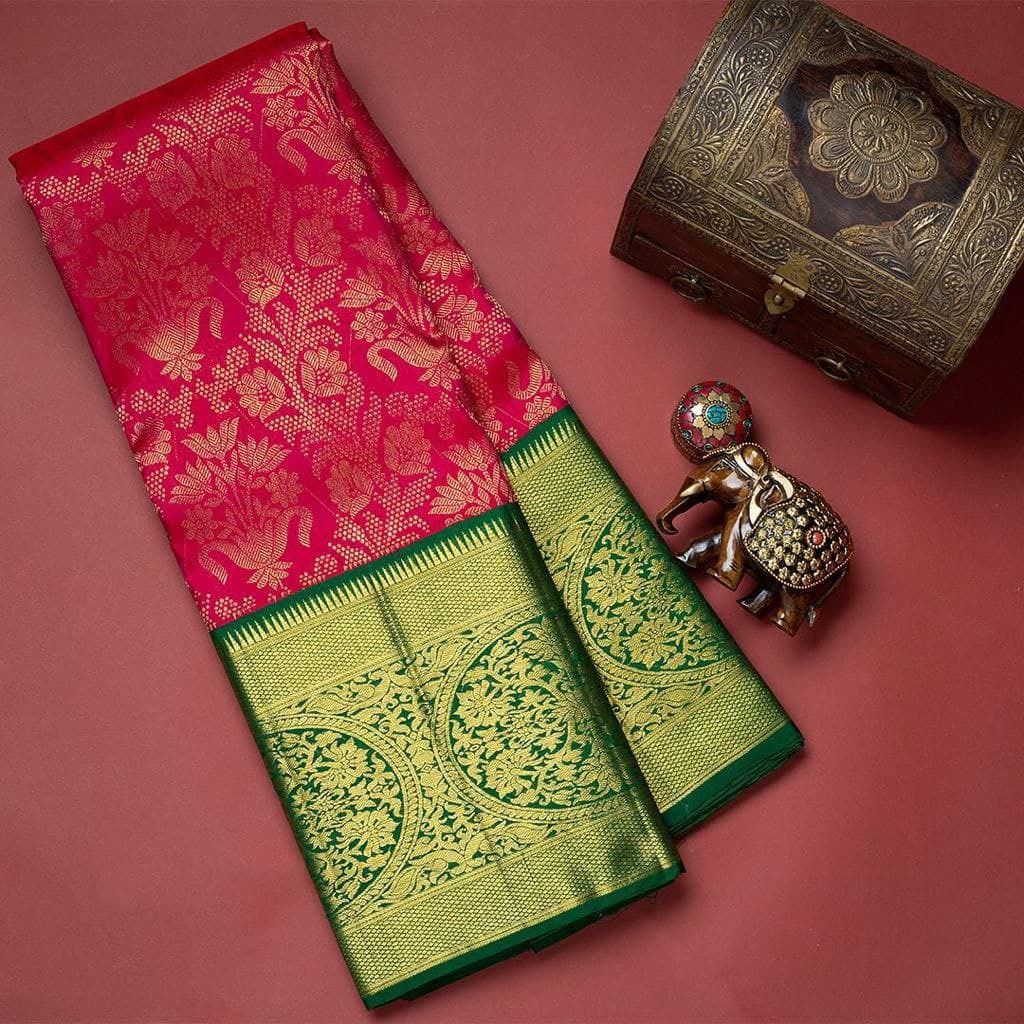Floral Pattern Woven Banarasi Silk Saree With Contrast Border