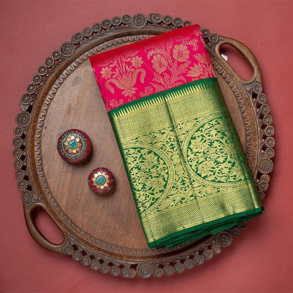 Floral Pattern Woven Banarasi Silk Saree With Contrast Border - Image 3