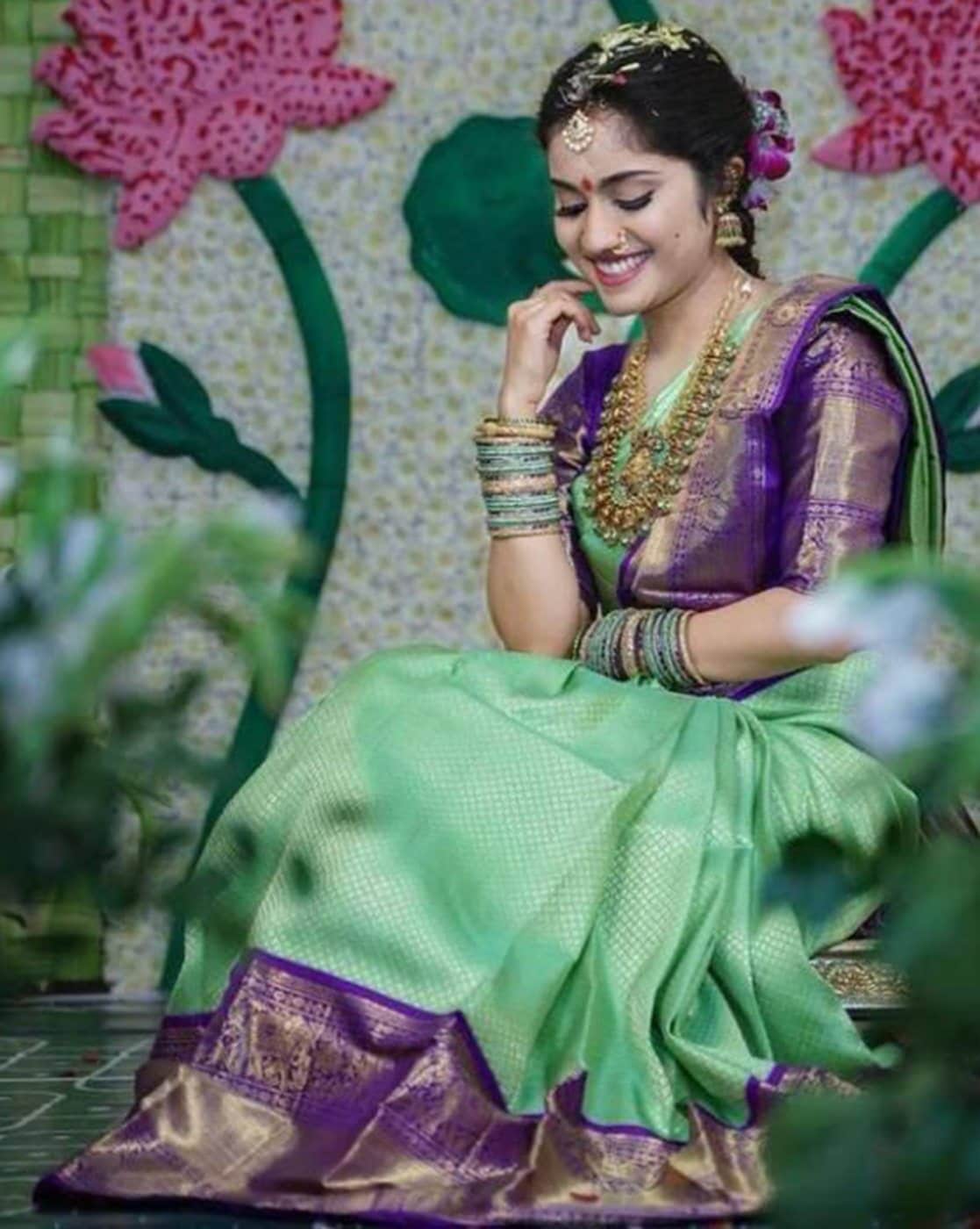 Floral Woven Banarasi Silk Saree with Contrast Border - Image 3