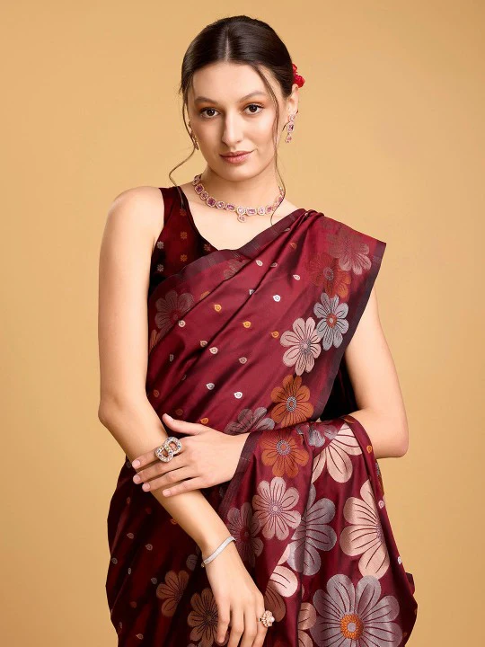 Trending Floral Zari Work Banarasi Silk Saree - Image 3