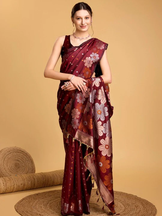 Trending Floral Zari Work Banarasi Silk Saree - Image 6