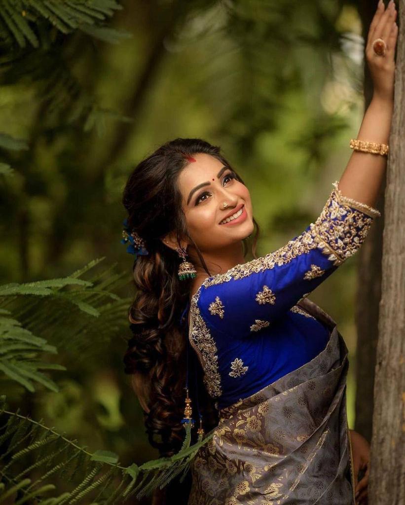 Heavy Work latest Silk Saree With Full Jacquard & Dual Blouse - Image 3
