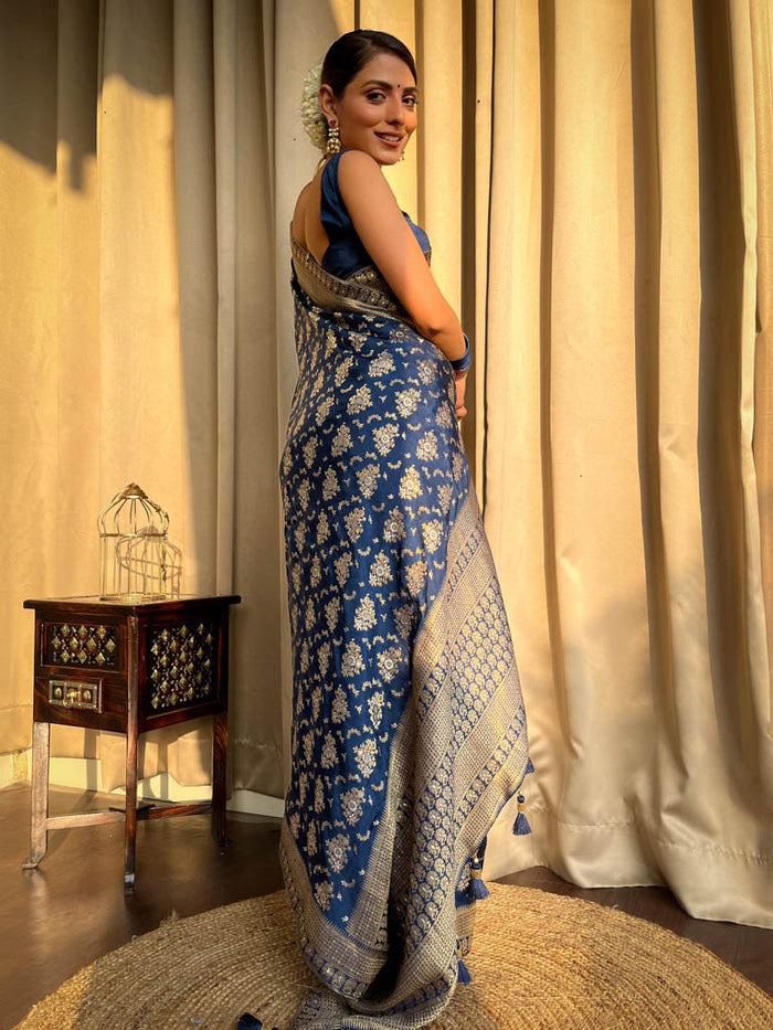 Latest Design Silk Saree With Rich Pallu and Jhalar - Image 3