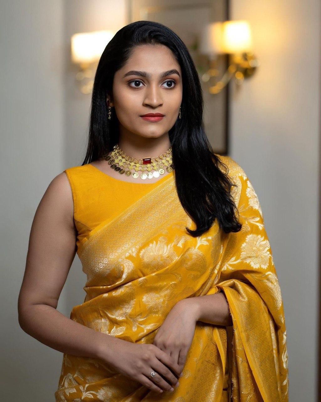 Yellow and Gold-Toned Floral Zari Kanjivaram Saree - Image 6