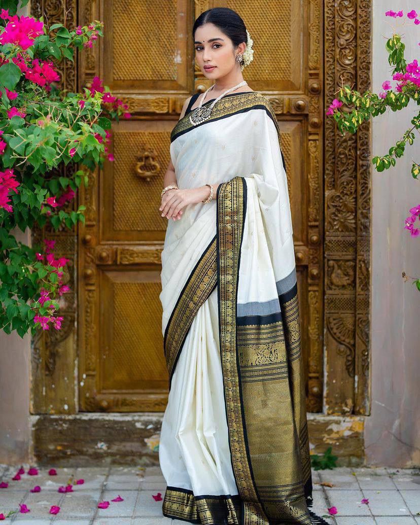 Latest White Silk Saree With Jacqaurd Border - Image 3