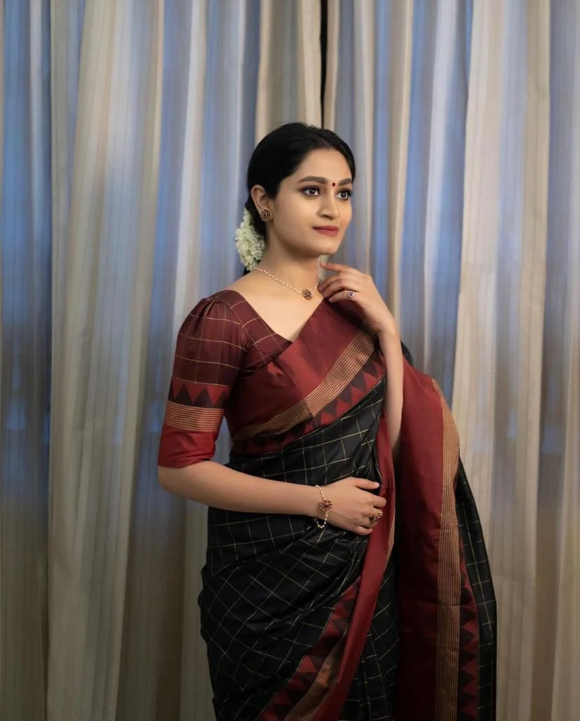 Marvellous Black Silk Saree With Fabulas Blouse Piece