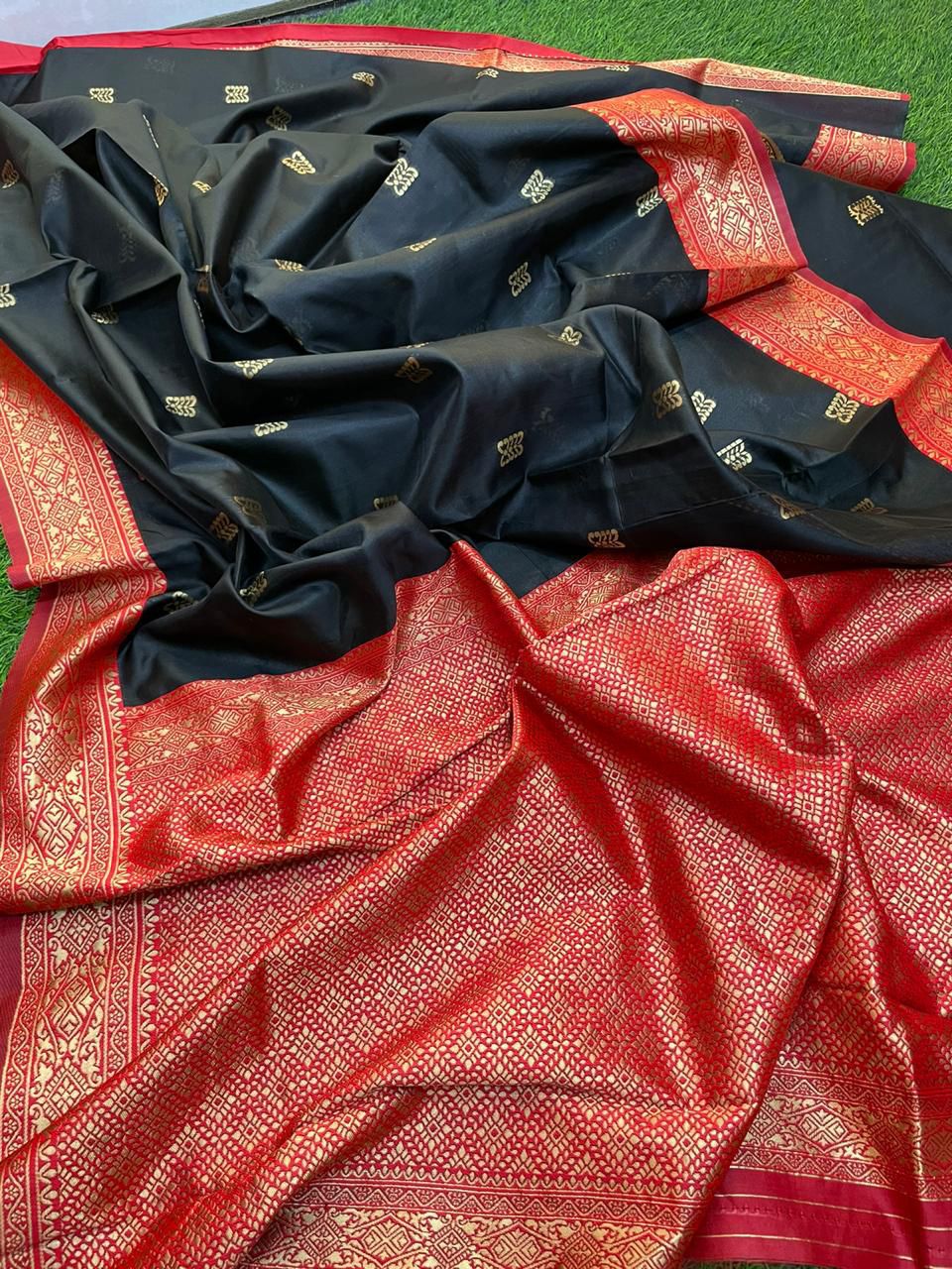 New Launch Silk Saree With Jacquard Work & Rich Pallu - Image 4