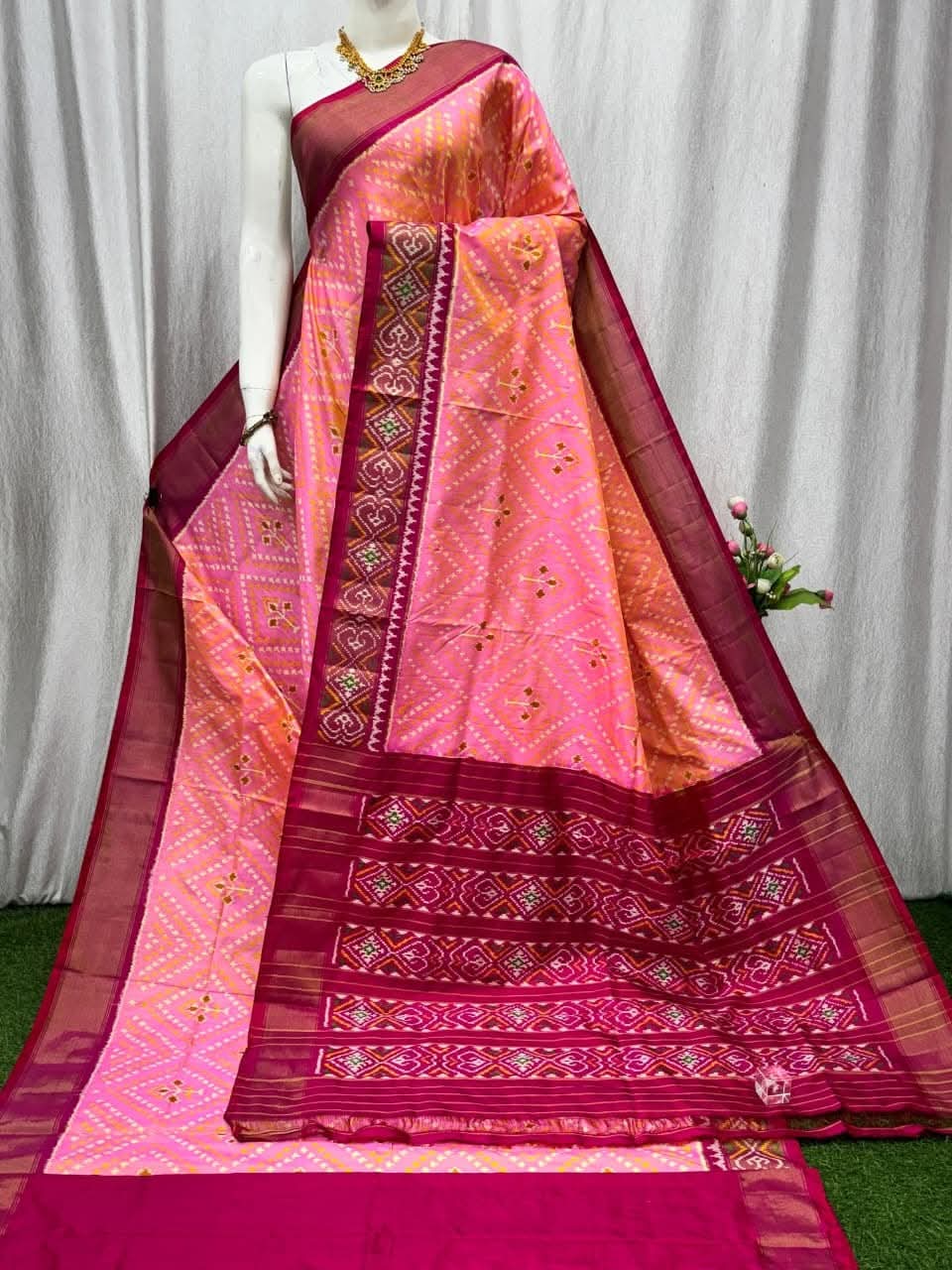 Pochampally Ikkat Handloom Soft Silk Saree With Golden Zari Border - Image 2
