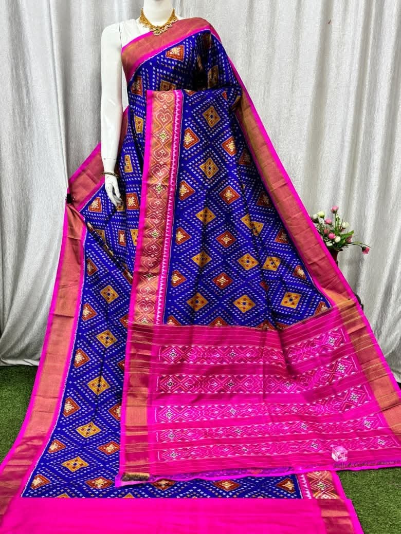 Pochampally Ikkat Handloom Soft Silk Saree With Golden Zari Border - Image 4