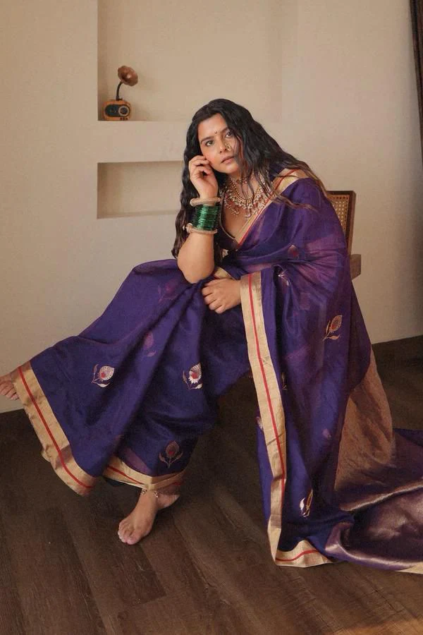 Purple Gold Leaf Motifs Silk Saree - Image 4