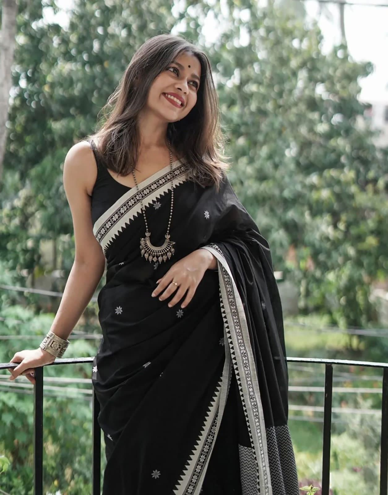 Smoky Black Linen Saree With Zari Border & Blouse Piece - Image 5