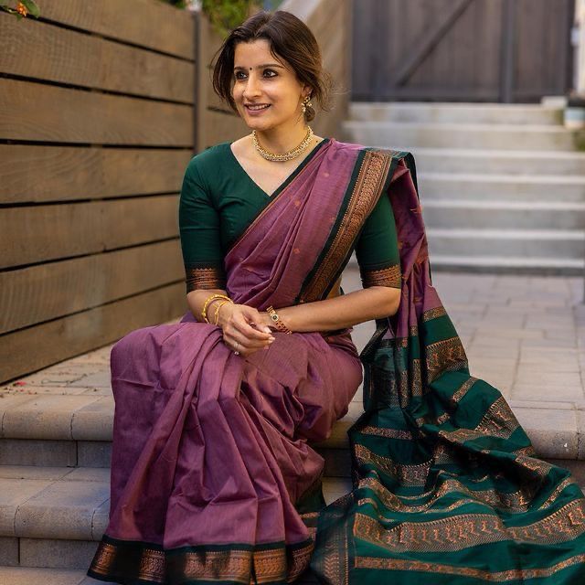 Trending Silk Saree With Contrast Zari & Jacqaurd Border - Image 6