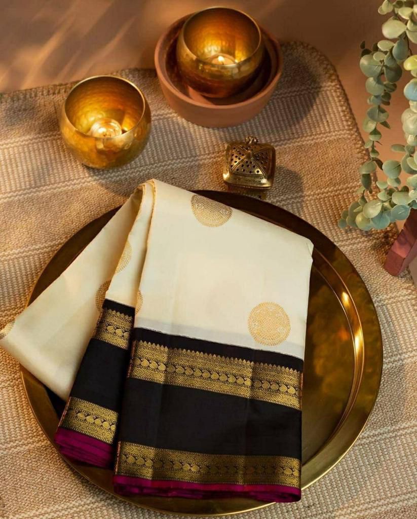 White & Black Color Kanjivaram Silk Jacquard Work Saree With Golden Zari Weaving - Image 3