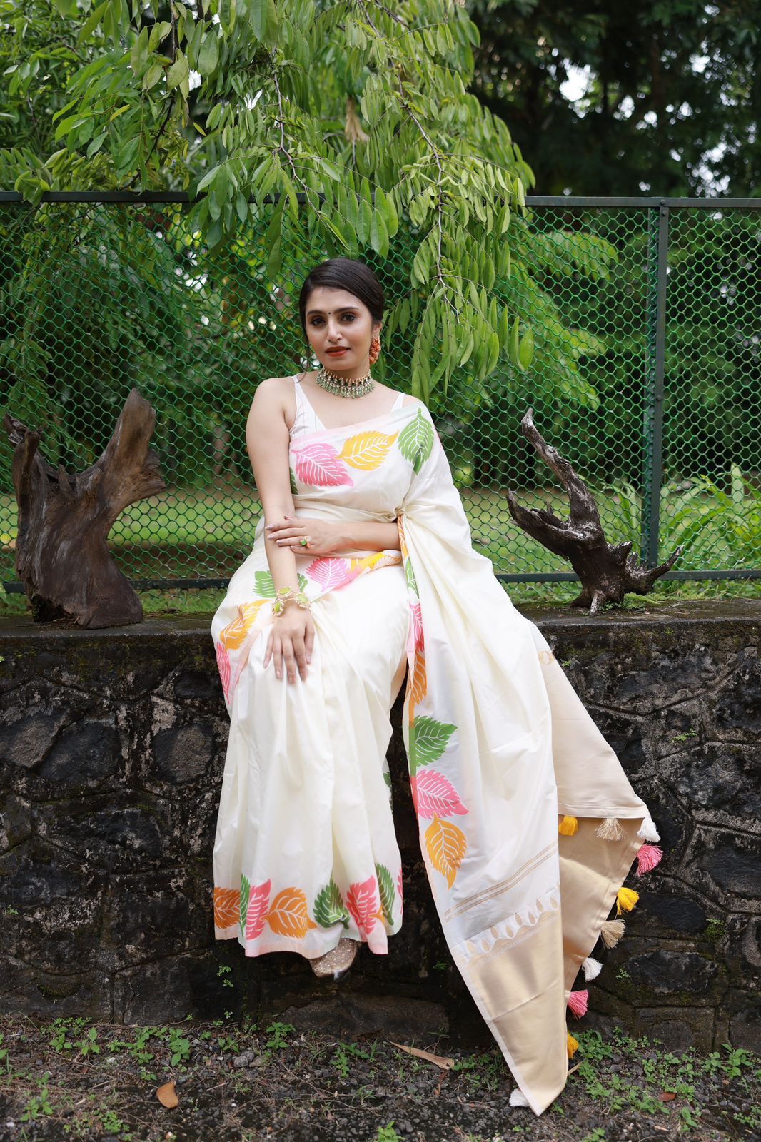 Woven Banarasi Saree with Leaf Contrast Border - Image 2