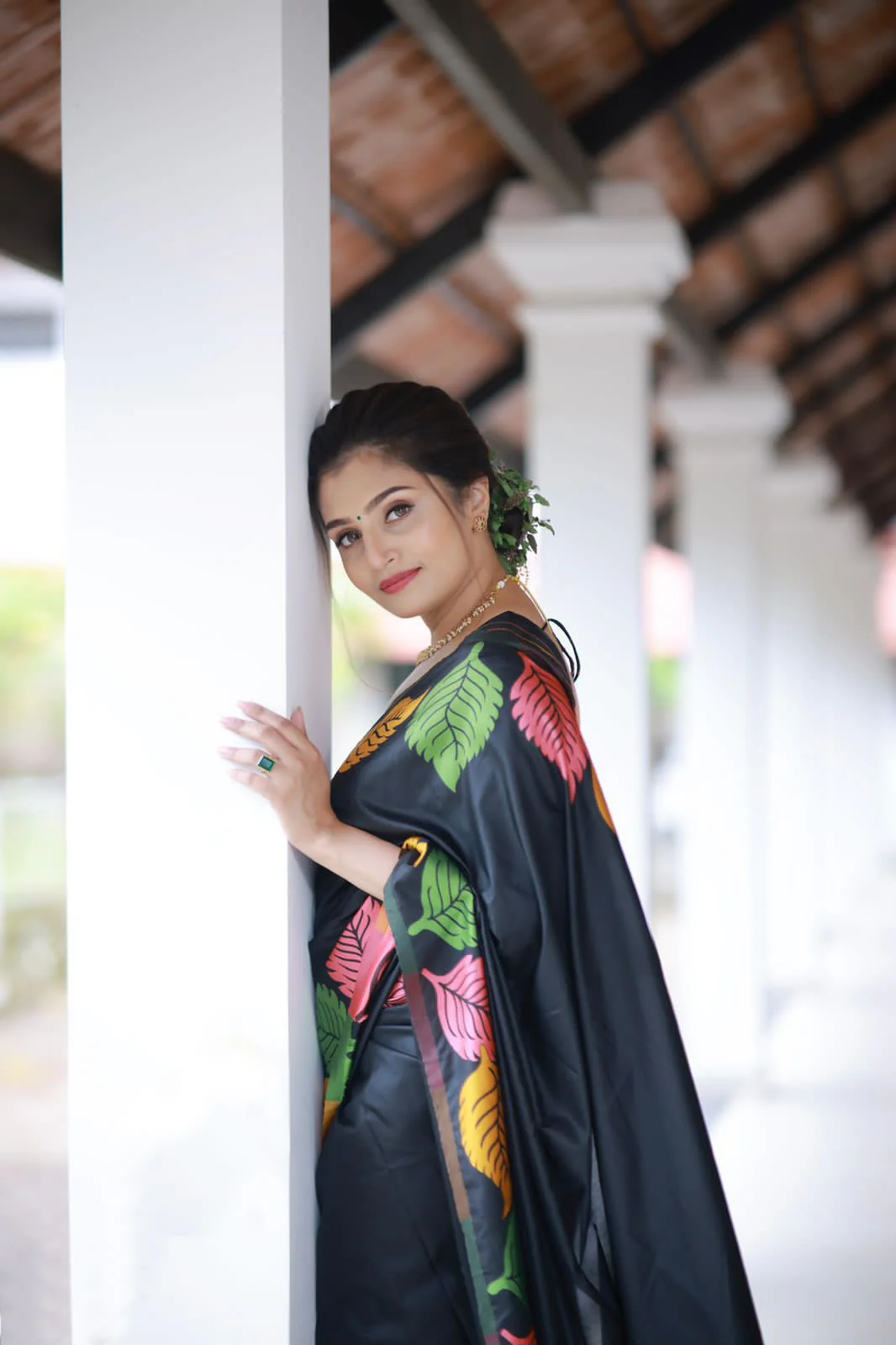 Woven Banarasi Saree with Leaf Contrast Border - Image 9